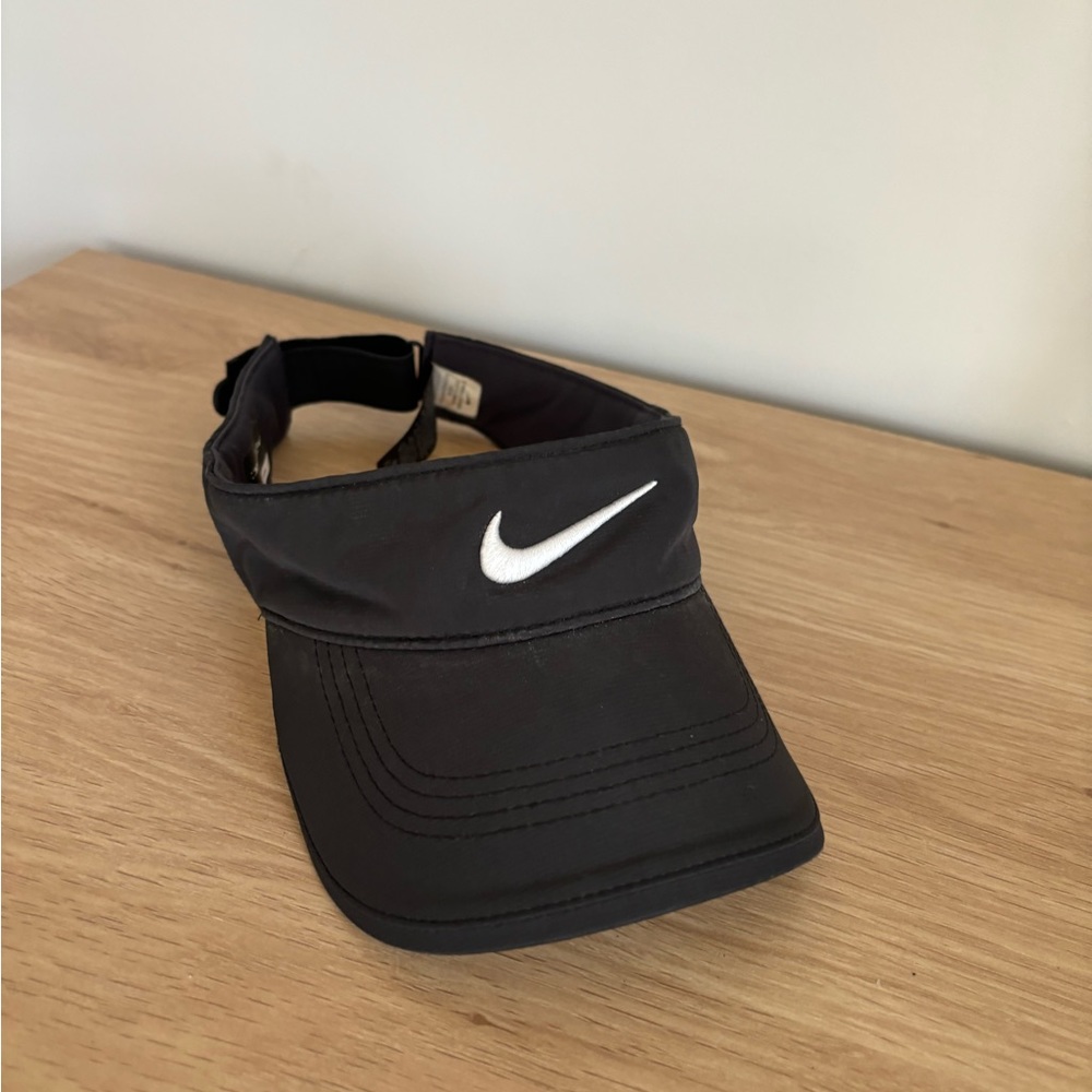Black Nike visor